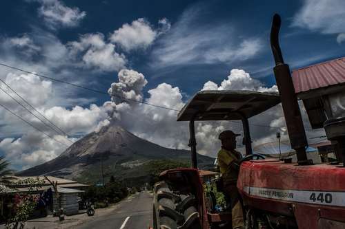فعالیت آتشفشان در کارو اندونزی