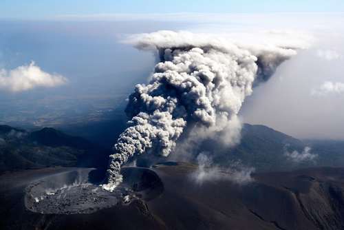 فعال شدن یک کوه آتشفشان در ژاپن