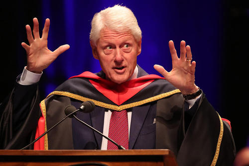سخنرانی بیل کلینتون در مراسم اعطای دکترای افتخاری به او در دانشگاه دوبلین ایرلند