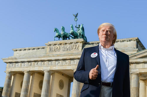 اتمام ساخت مجسمه مومی دونالد ترامپ رییس جمهور آمریکا برای موزه مادام توسو – برلین