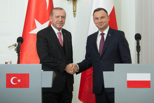 کنفرانس مشترک خبری بین روسای جمهور ترکیه و لهستان در شهر ورشو