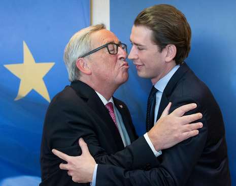 استقبال گرم رییس کمیسیون اروپا از صدر اعظم جدید اتریش در مقر اتحادیه اروپا