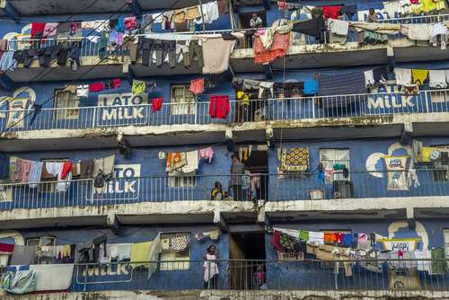 یک مجتمع مسکونی در محله ای فقیر نشین در شهر نایروبی کنیا