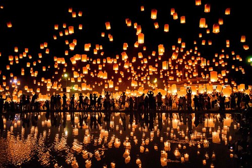 جشنواره نور در شهر چیانگ مای در تایلند