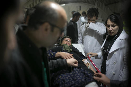 بیمارستان صحرایی در شهر زلزله زده سرپل ذهاب در کرمانشاه 