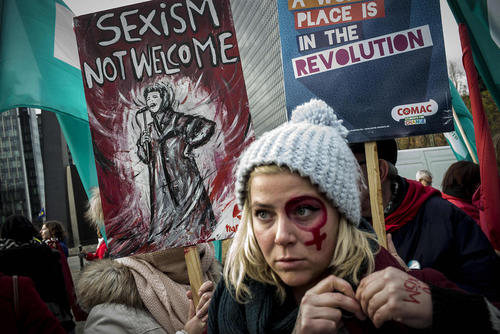 تظاهرات در روز جهانی مبارزه با خشونت علیه زنان در شهر بروکسل