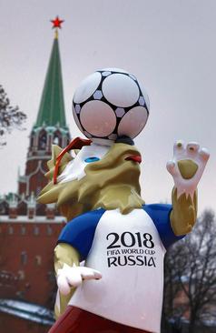 حال و هوای مراسم قرعه کشی تیم های فوتبال حاضر در جام جهانی 2018 روسیه در کنار کاخ کرملین در مسکو