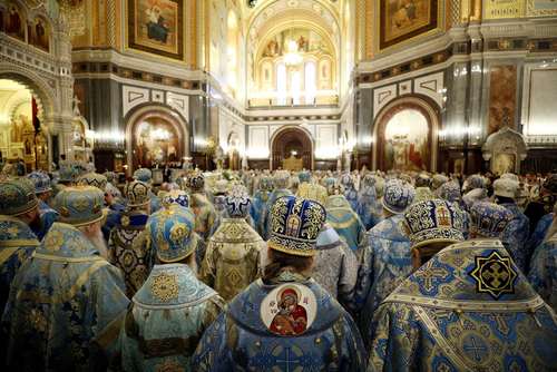 گردهمایی کشیشان کلیسای ارتدوکس روسیه در کلیسای جامع در مسکو