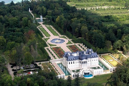 تصاویر قصر مجلل ولیعهد سعودی در فرانسه