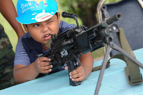 بازدید کودکان از آکادمی نیروی دریایی ارتش تایلند در روز ملی کودک - بانکوک