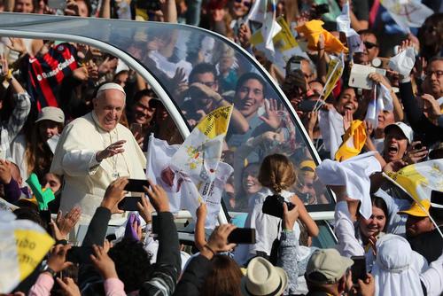 استقبال از پاپ فرانسیس در جریان سفر رسمی به سانتیاگو شیلی