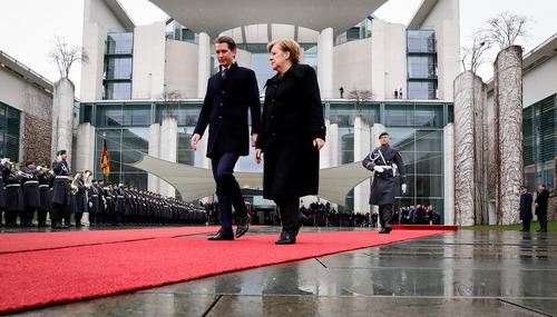 مراسم استقبال رسمی صدراعظم آلمان از نخست وزیر جدید اتریش در برلین