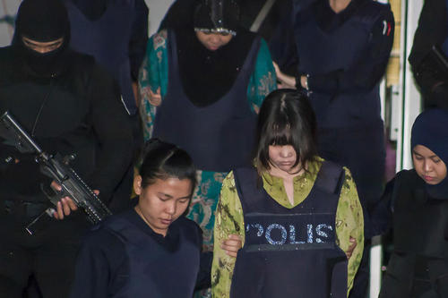 ورود مظنونان به قتل – ترور بیولوژیک - برادر بزرگ و ناتنی رهبر کره شمالی به دادگاه محاکمه در شهر کوالالامپور مالزی