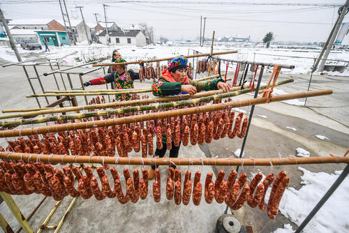 درست کردن سوسیس در روستایی در چین