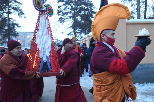 مراسم ویژه سال نو چینی در معبد بودایی‌ها در شهر 