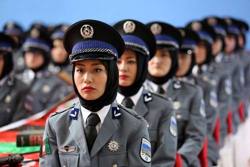 جشن فارغ التحصیلی زنان افغان آموزش دیده در آکادمی پلیس در شهر سیواس ترکیه/عکس: خبرگزاری آناتولی