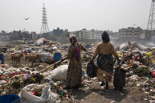 زباله‌گردی در شهر داکا بنگلادش