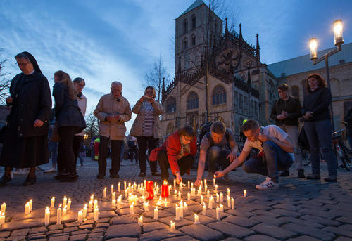 مراسم یادبود قربانیان حمله خودرویی اخیر در شهر مانستر آلمان