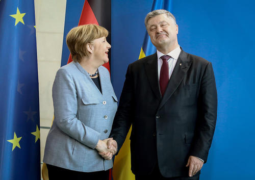 استقبال آنگلا مرکل صدراعطم آلمان از پترو پروشنکو رییس جمهوری اوکراین- برلین