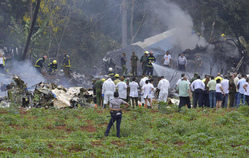سقوط مرگبار یک هواپیمای مسافربری بوئینگ 737 یک شرکت هوایی کوبا با 104 سرنشین دقایقی پس از برخاستن از باند فرودگاه شهر هاوانا