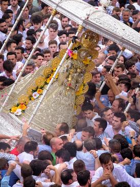 مراسم آیینی مسیحیان در آلمنتو اسپانیا