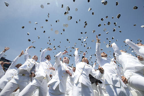 جشن فارغ‌التحصیلی دانشجویان دانشکده نیروی دریایی آمریکا – مریلند