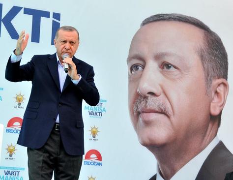 سخنرانی رجب طیب اردوغان نامزد انتخابات ریاست جمهوری زودهنگام ترکیه در جمع حامیانش در شهر مانیسا ترکیه