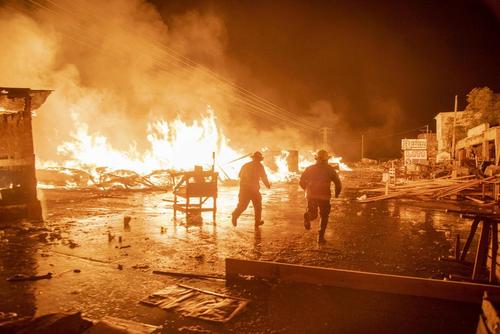 آتش سوزی شبانه در بازار شهر پورتوپرنس پایتخت هاییتی