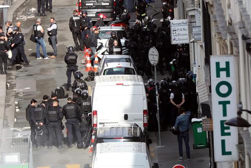 صحنه‌ای از گروگانگیری چند ساعته روز سه شنبه در مرکز پاریس