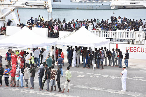 اخراج 900 پناهجوی آفریقایی از جزیره سیسیل ایتالیا