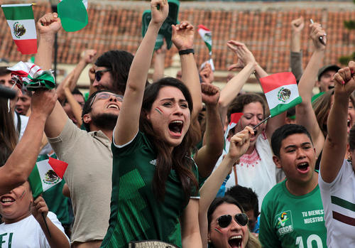 شادمانی شهروندان مکزیک از بُرد شیرین آلمان در مسابقات جام جهانی فوتبال – مکزیک