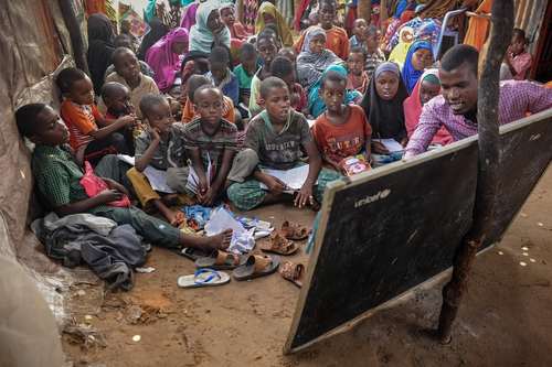 کلاس درس اردوگاه آوارگان سومالی در شهر موگادیشو/ خبرگزاری فرانسه