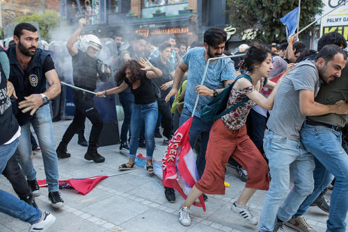 تظاهرات گروه های چپگرای ترکیه در سومین سالگرد انفجار انتحاری در گردهمایی جوانان در سوروج ترکیه/ استانبول