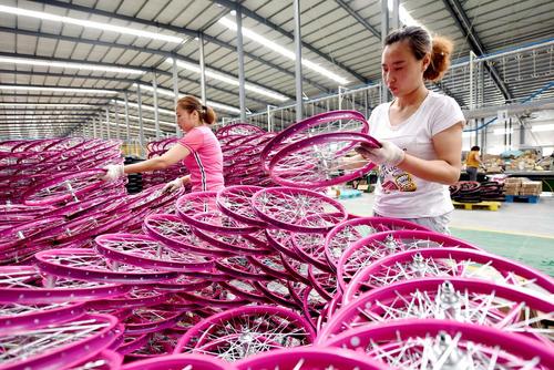 کارخانه تولید دوچرخه کودکان- چین/ شینهوا