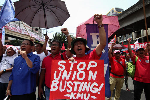 تظاهرات کارگران و اعضای اتحادیه های کارگری فیلیپین با درخواست حداقل حقوق 14 دلار آمریکا برای کار روزانه در شهر مانیل