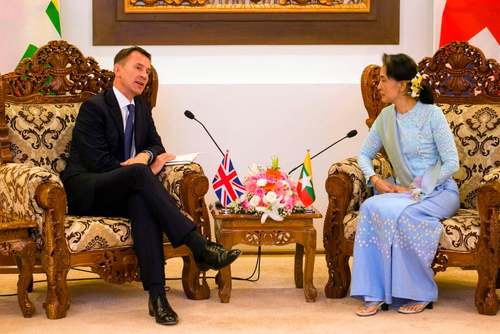 دیدار وزیر امور خارجه بریتانیا با آنگ سان سوچی رهبر برمه/ خبرگزاری فرانسه