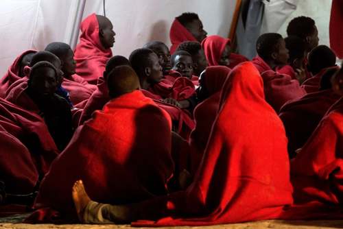 پناهجویان آفریقایی‌تبار عازم اروپا در مالاگا اسپانیا/EPA