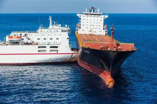 تصادف دو کشتی تونسی و قبرسی در آب‌های مدیترانه/EPA