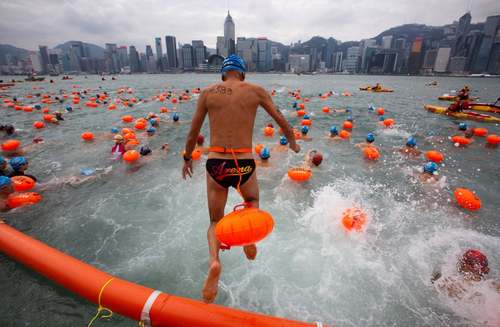 مسابقات سالانه شنا در هنگ کنگ