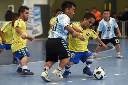 بازی دو تیم فوتبال آرژانتین و کلمبیا در قالب جام فوتبال 