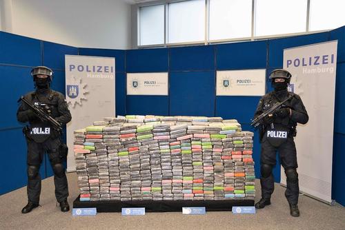 کشف 1 تن کوکایین به ارزش حدود 150 میلیون یورو در هامبورگ آلمان