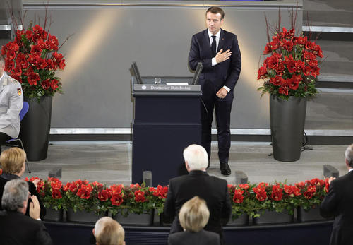 سخنرانی رییس جمهوری فرانسه در پارلمان آلمان به مناسبت روز ملی آلمان/ خبرگزاری آلمان