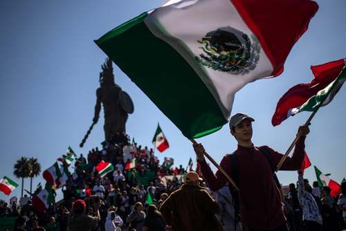 تظاهرات مکزیکی‌ها علیه موج ورود مهاجران آمریکای مرکزی عازم مرز آمریکا به مکزیک/ شهر تیجوانا نزدیک به مرز با آمریکا/ رویترز