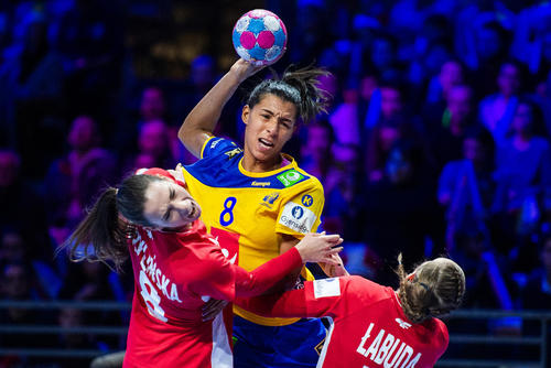 مسابقات هندبال زنان اروپا بین دو تیم هندبال سوئد و لهستان