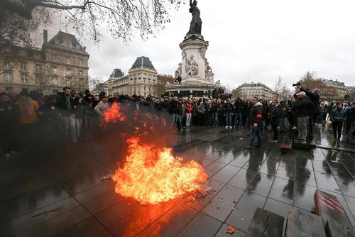 تظاهرات دانش‌آموزان و دانشجویان فرانسه در شهرهای پاریس و لیون