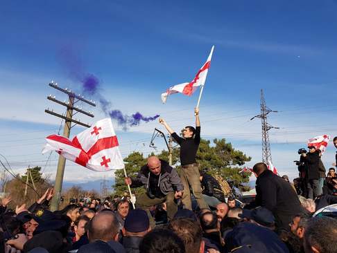 تظاهرات مخالفان رییس جمهوری جدید گرجستان در شهر 