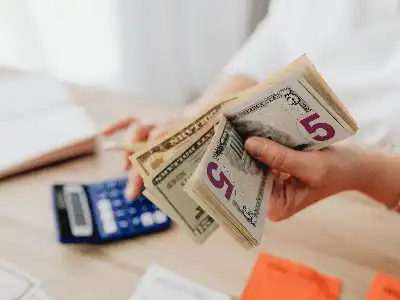 مدیریت هزینه و درآمد