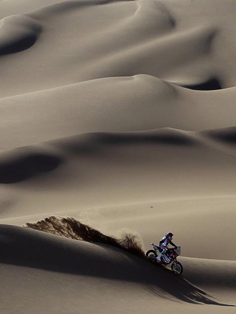 موتور سواری در صحرا