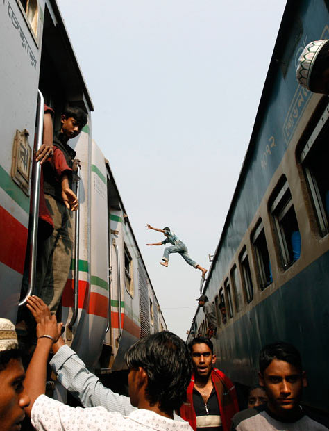 قطار سواري  بنگلادشي ها