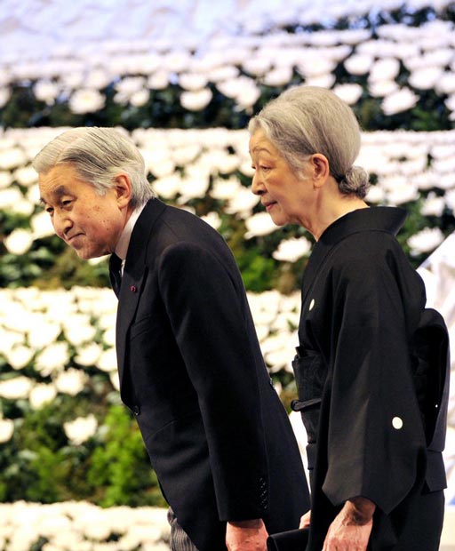 امپراتور ژاپن و همسرش